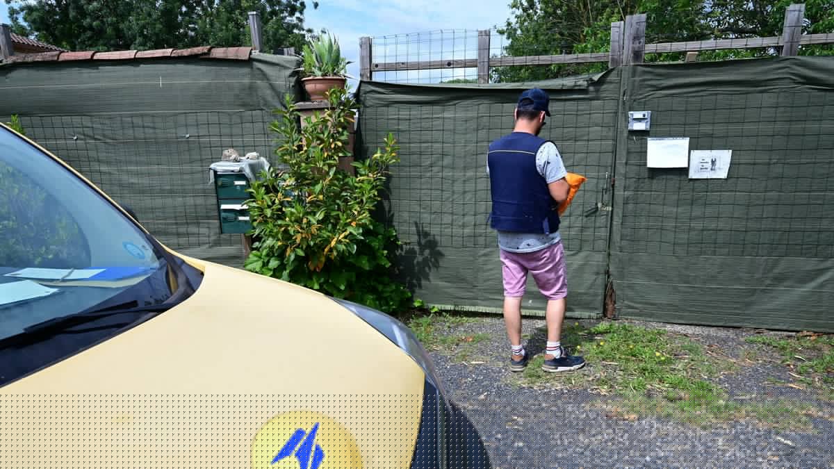 Bloqués par l'incendie en Gironde, des employés de La Poste ne peuvent pas travailler : leur employeur leur impose de poser des jours de congé