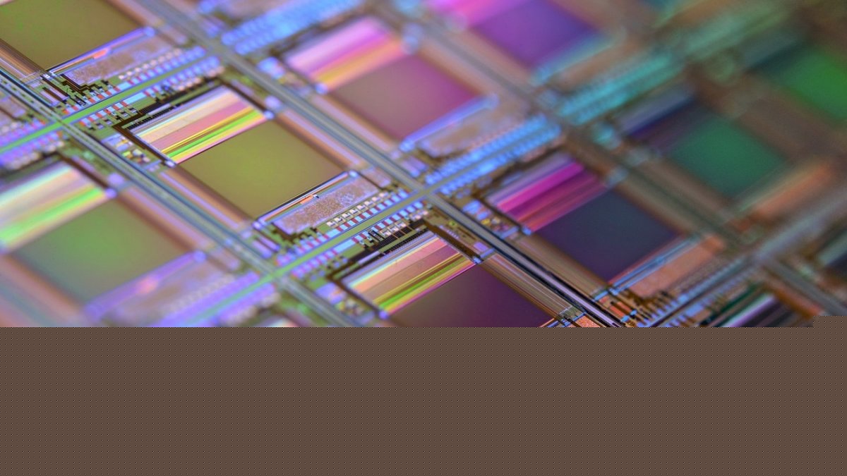 Anthropicが自社製AIチップ開発チームの立ち上げを確認、Claudeの推論コスト半減へ
