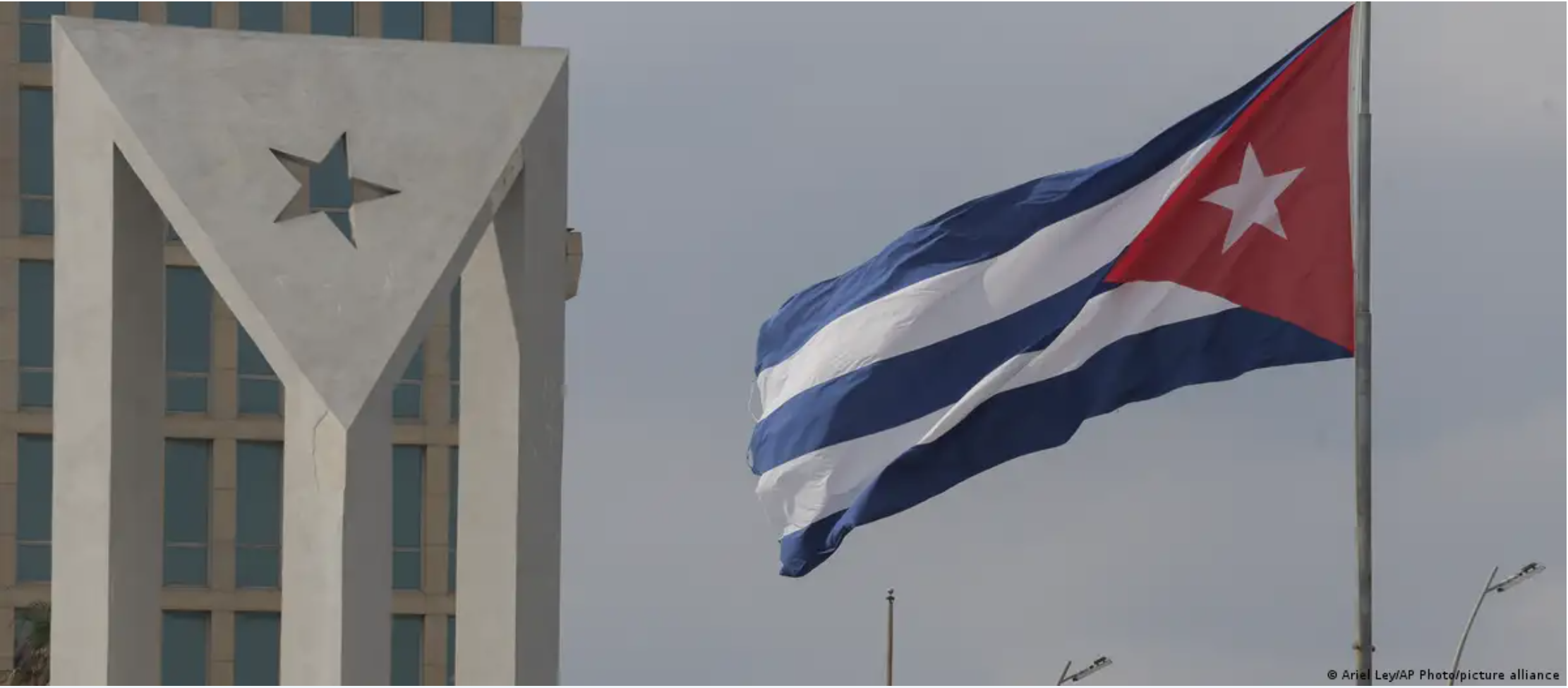Miles marchan en Cuba con antorchas por amenazas de EE.UU.