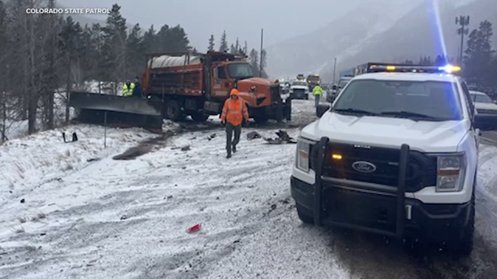 Father killed, players injured in Colorado crash involving Santa Clarita girls hockey team