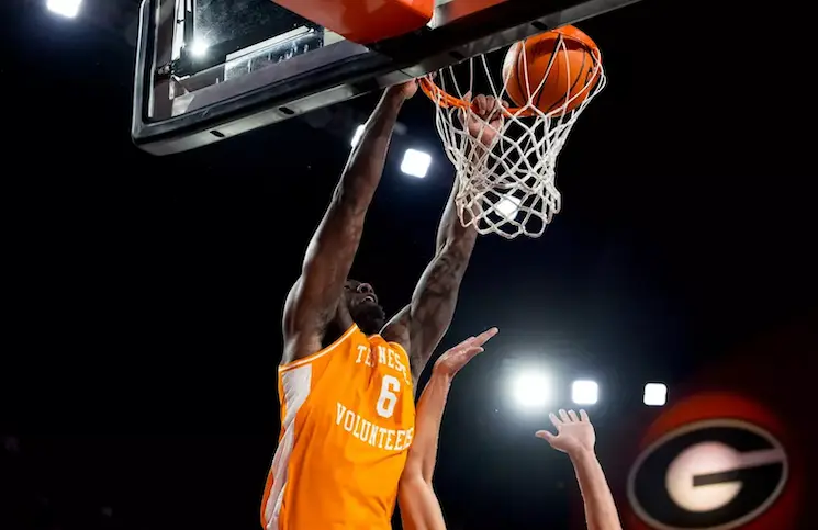 Tennessee Basketball Recruiting Target Commits To SEC Foe