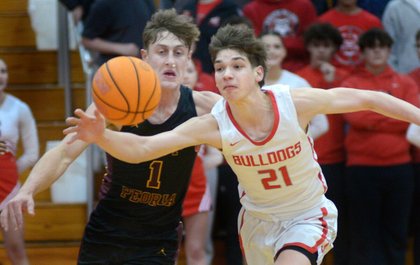 Streator leads at halftime, but state-ranked East Peoria pulls away at the Pops