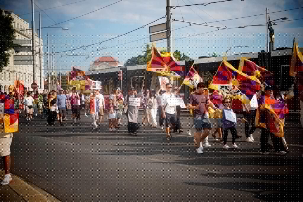 Austria Tibetan Community Leads Peaceful Rally to Mark One Month Since Pawo Lobga Rangzen’s Passing