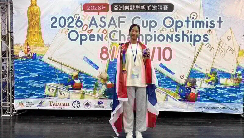 Phuket schoolgirl a double winner at Asian sailing comp