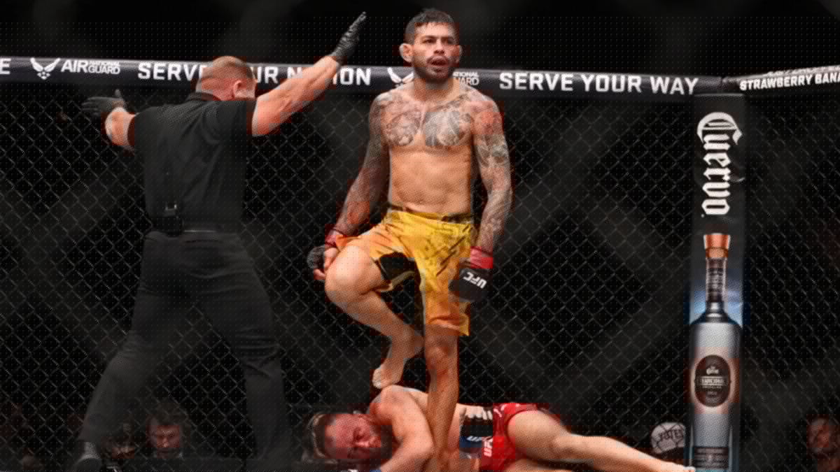 Diego Ferreira hoping for a ‘war’ against Billy Quarantillo at UFC Vegas 120: ‘We are going to meet up in the middle’