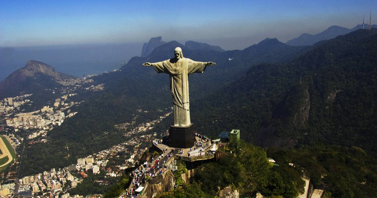 Rio de Janeiro: Carioca Landscapes between the Mountain and the Sea