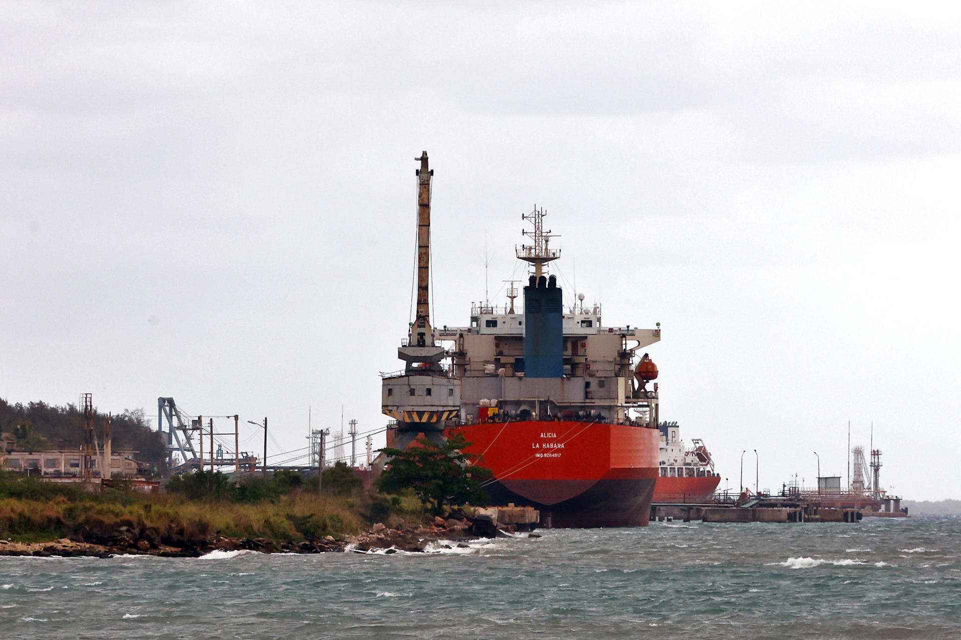 Dicatadura cubana tachó de "brutal acto de agresión" la medida de EEUU contra su suministro petrolero
