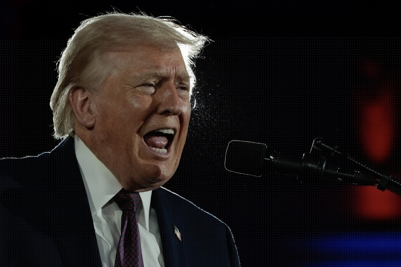 Trump Irán szétverését ígéri