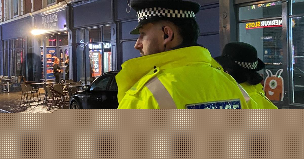 Two teens arrested after gang of boys corner cyclist in Oxford