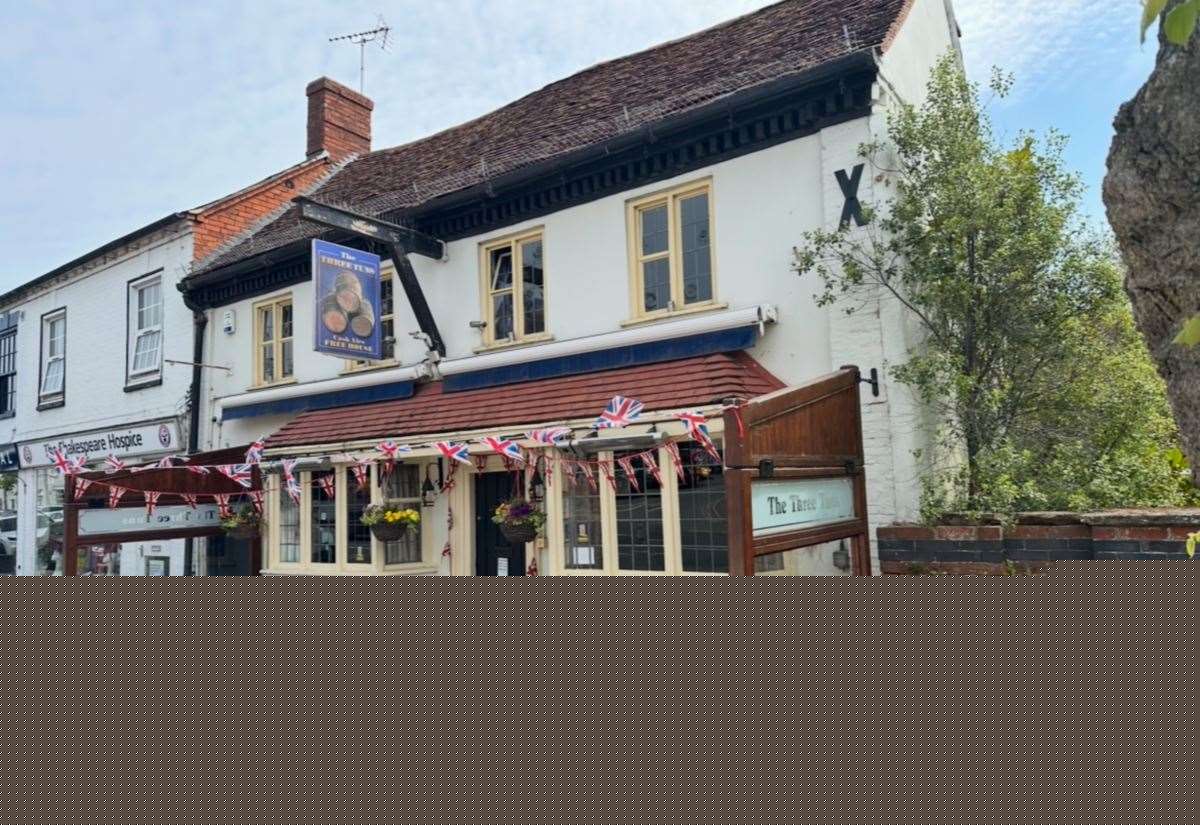 Two Stratford district pubs named among best in the country