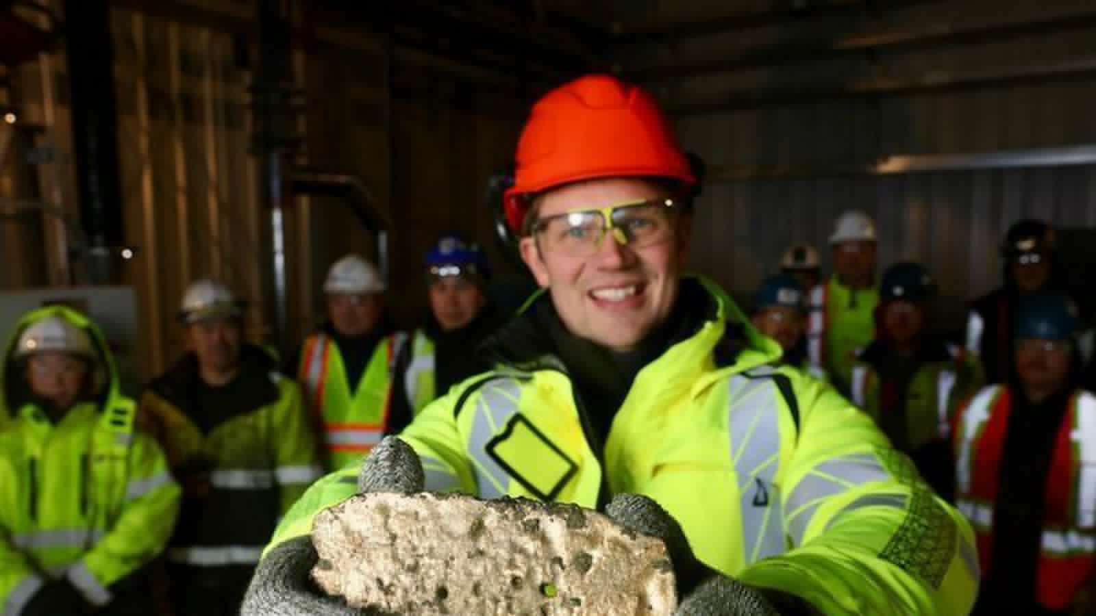 Betra sjóð­streymi með hækkandi gull­verði og mæla með kaupum í Amaroq