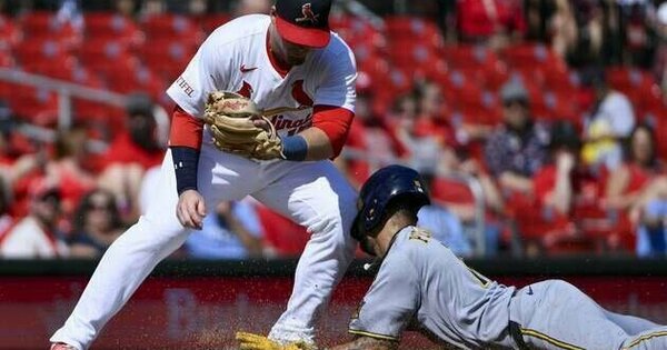 Brewers fall to Cards, but clinch Central title with Cubs loss