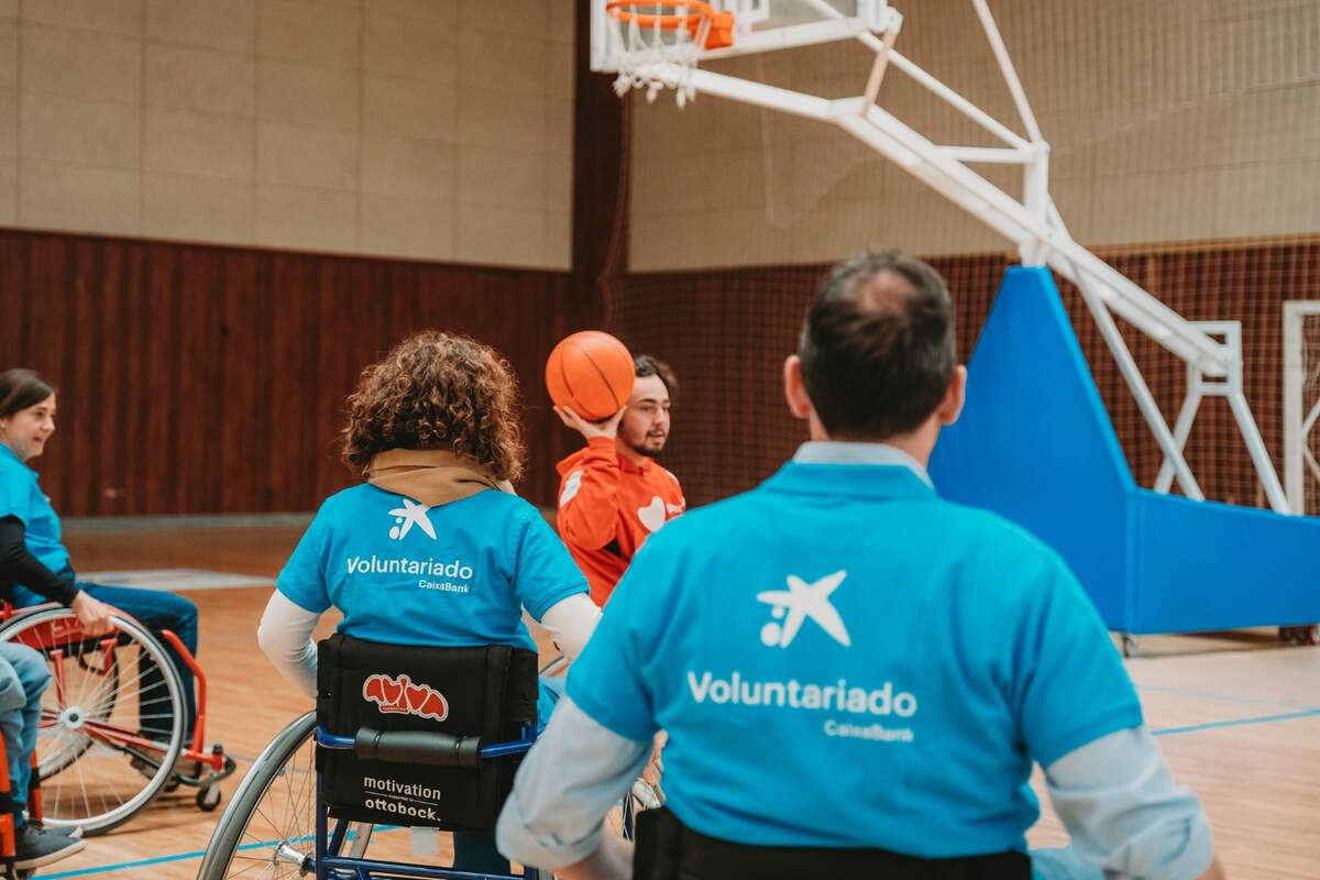 El voluntariat enganxa: “Una vegada comences, no pots deixar-ho”
