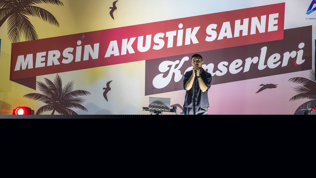 Sahilden akustik ezgiler yükseliyor
