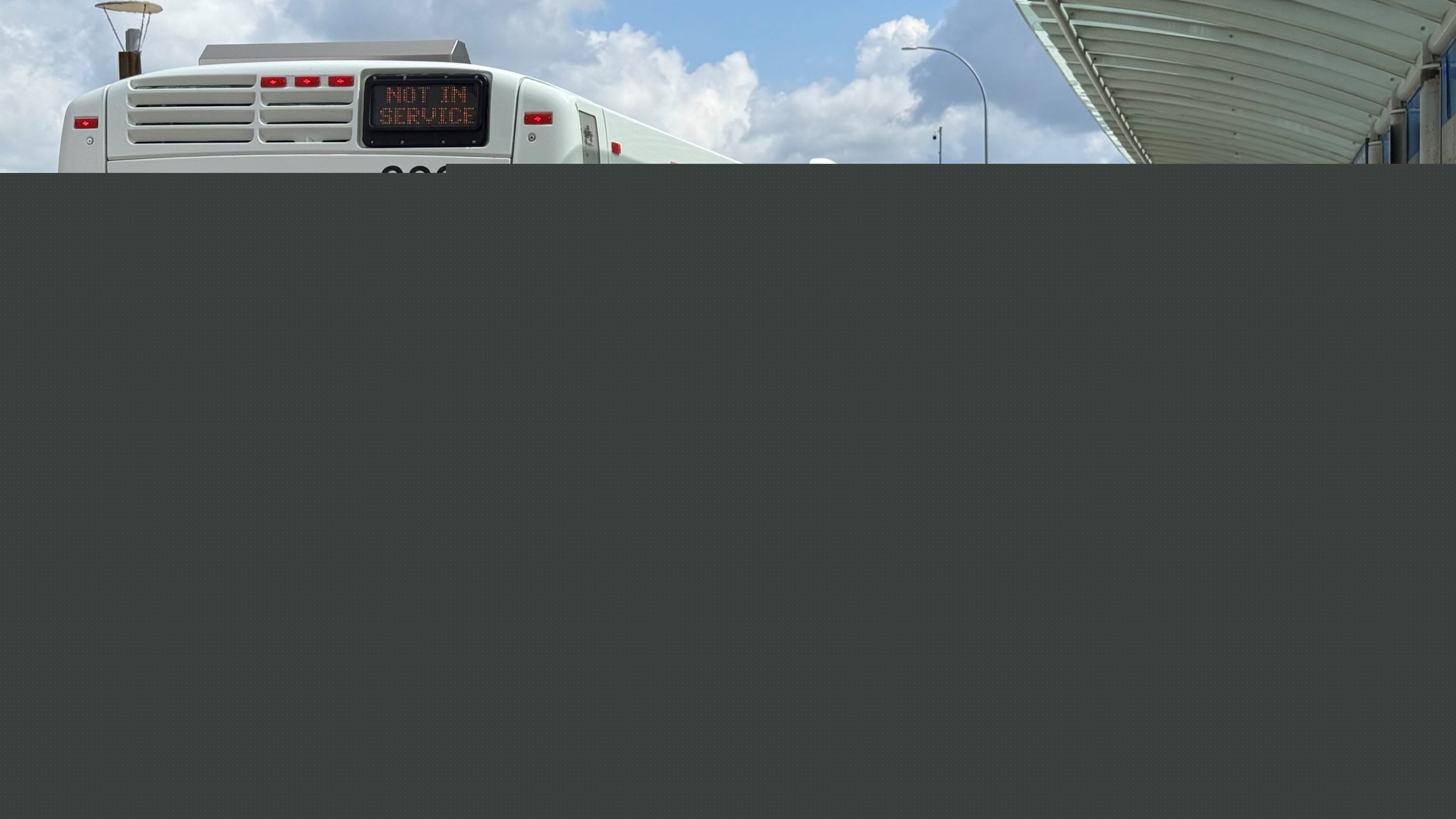 ‘Unacceptable violence’: Union wants Winnipeg bus drivers behind full barrier after syringe attack