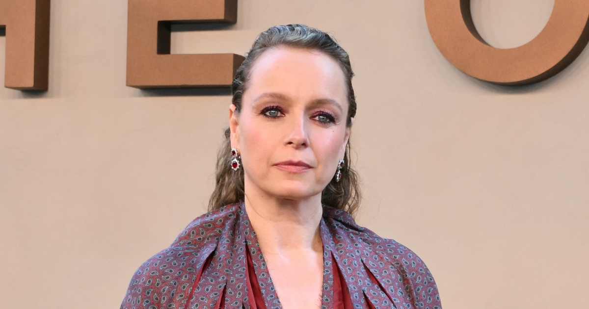 Odyssey's Samantha Morton Recalls Being Homeless Amid Parents' Health Battles