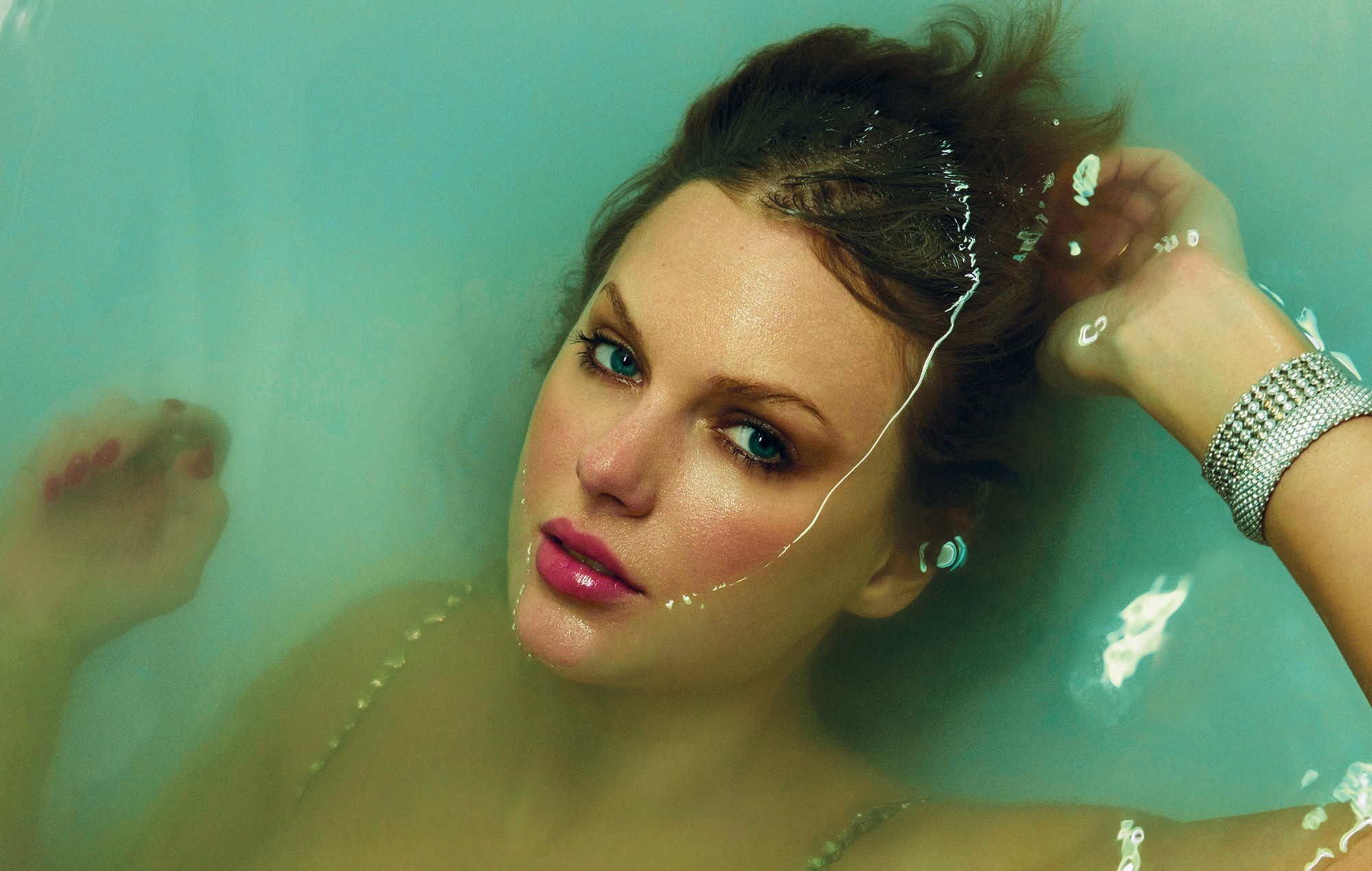 Fans react to Taylor Swift’s ‘The Life Of A Showgirl’: “Taylor Swift, you’ve done it again”