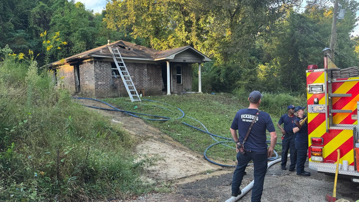 Tuesday morning fire on Mundy street deemed total loss