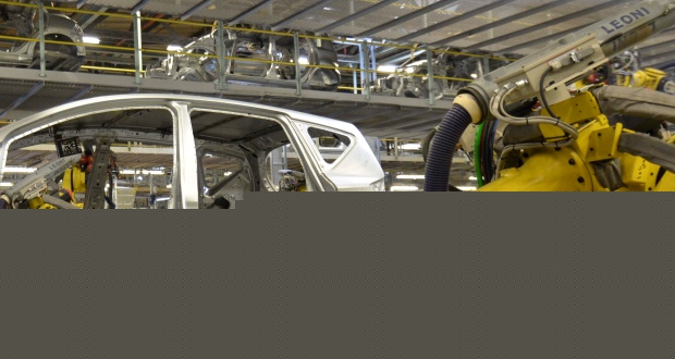 SMMT renews call for ZEV reform as UK vehicle production falls 13% in H1