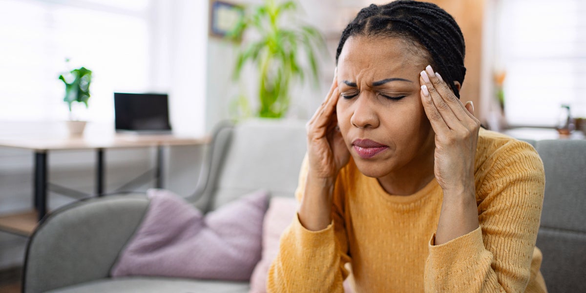 If You Experience These Symptoms During A Headache, Call An Ambulance Immediately