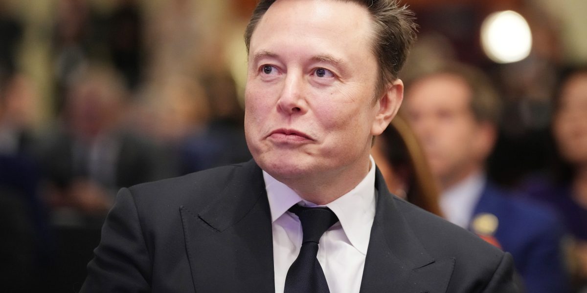 Musk says frontier AI models should face peer review from rival labs before release, with the government only stepping in as a last resort