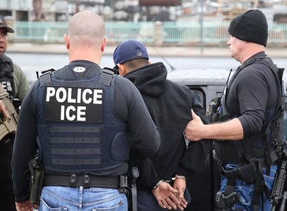 U.S. agrees not to deport 6 witnesses in homicide of migrant held in Texas center