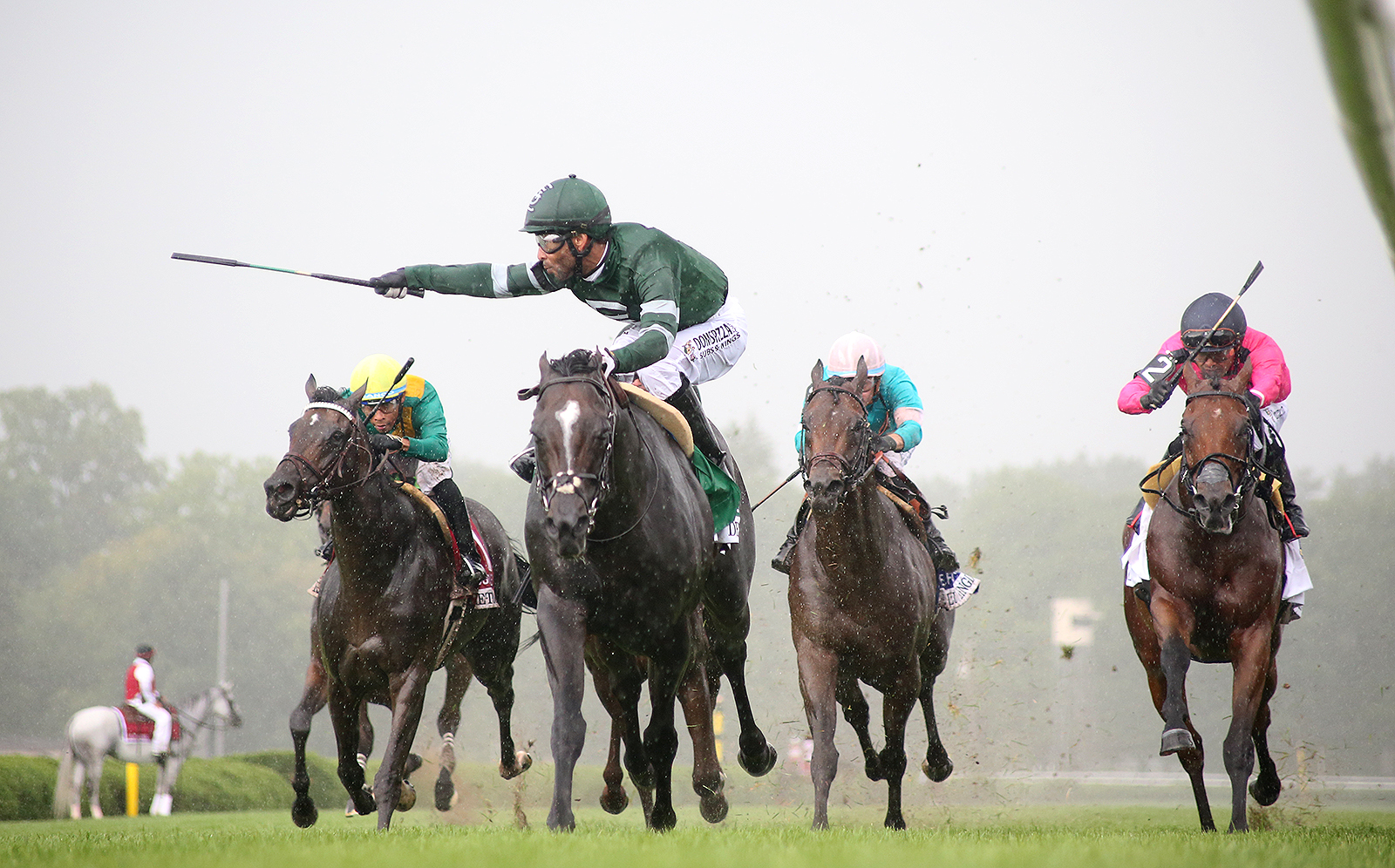 Deterministic brilliant in G1 Fourstardave title defense (PHOTOS)