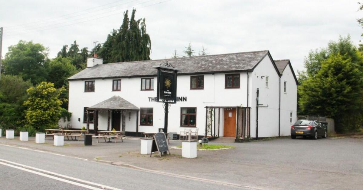Price slashed on country pub dating back to 1600s