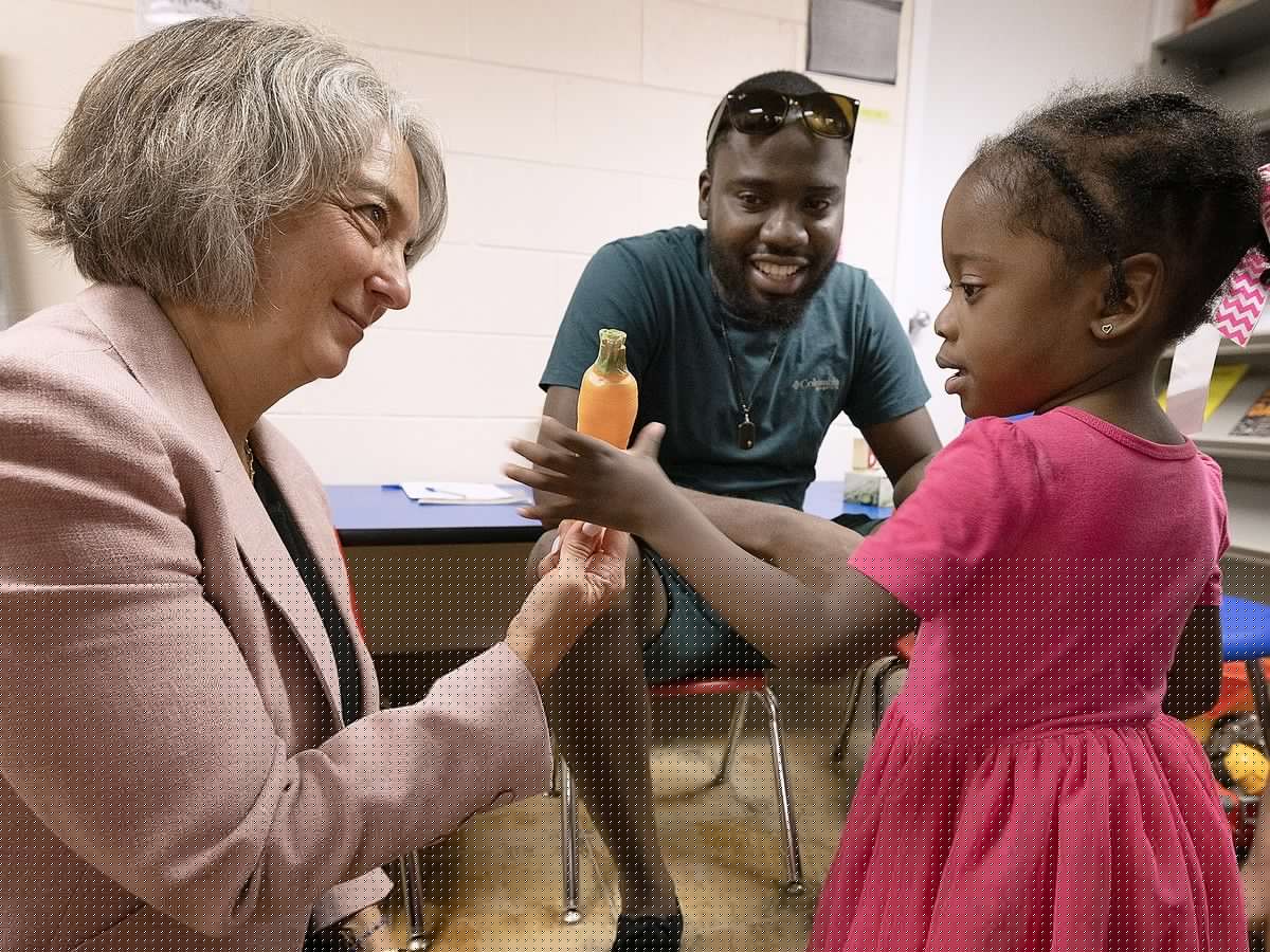 Federal minister announces boost to child benefit payments during Windsor visit