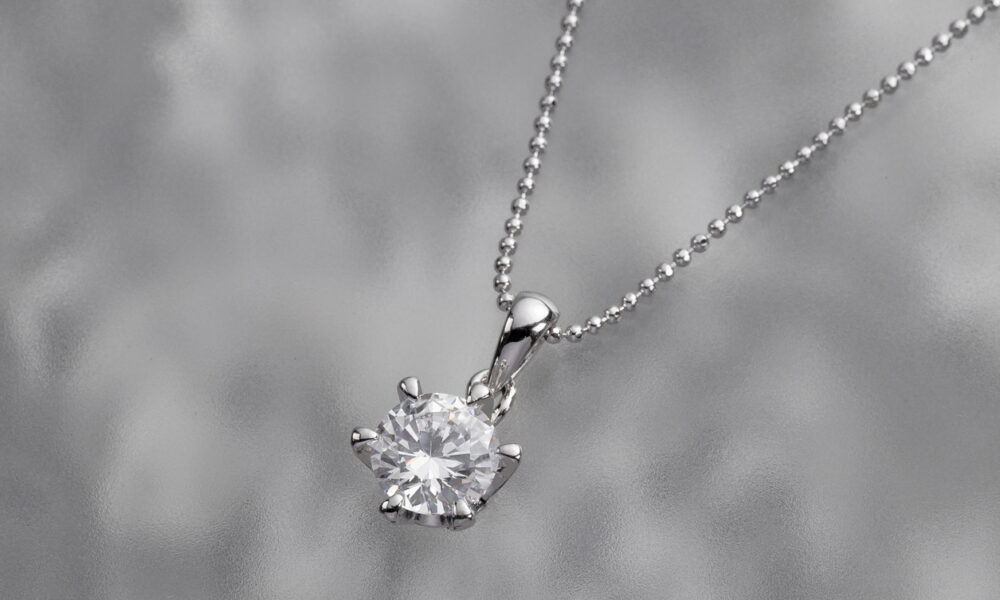 Atlanta Cocktail Bar Offers $10K Martini that Comes With a Diamond Necklace