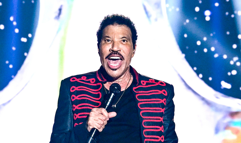 Lionel Richie's Rep Responds to Angry Fans Who Thought Book Event Would Be a Concert