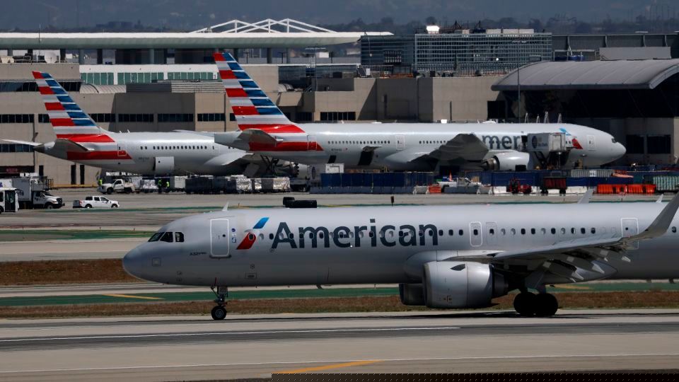 American Airlines flights resume after being halted due to an IT problem, airline says