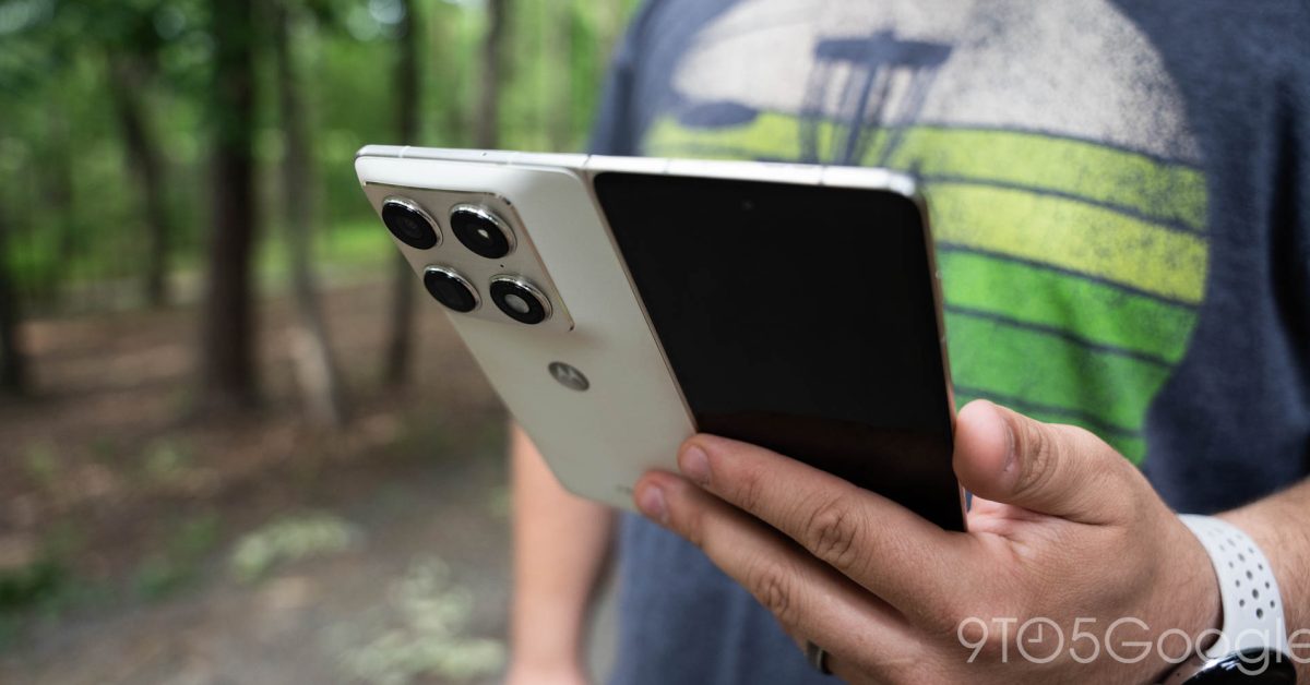 Motorola Razr Fold gets a trade-in boost and freebies, making it a more enticing foldable