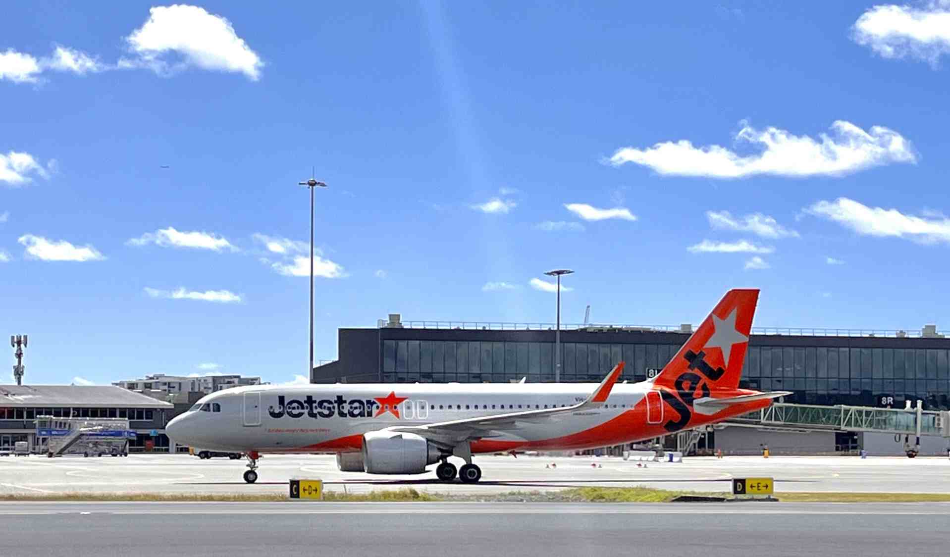Jetstar and Qatar Airways Planes in Sydney Airport Near-Miss