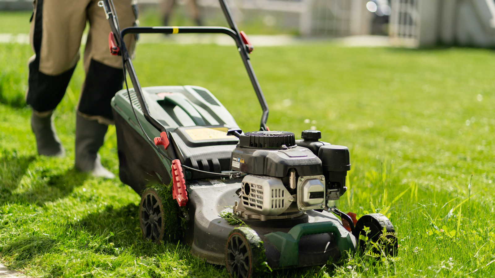 Sharpen Your Lawn Mower Blades (And So Much More) With A Durable 3-Piece Set From Amazon
