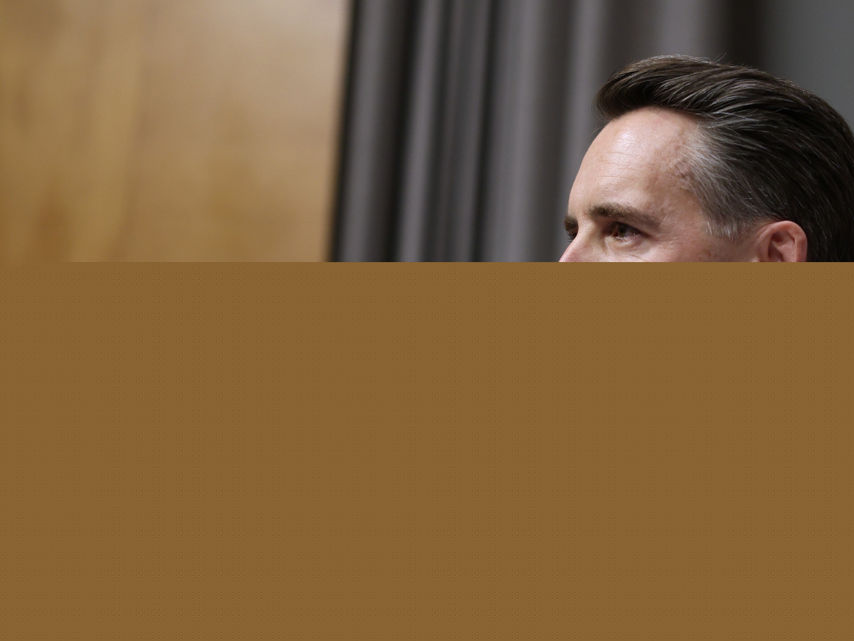 Hawley introduces bill to ban federal employees from accepting cash prizes