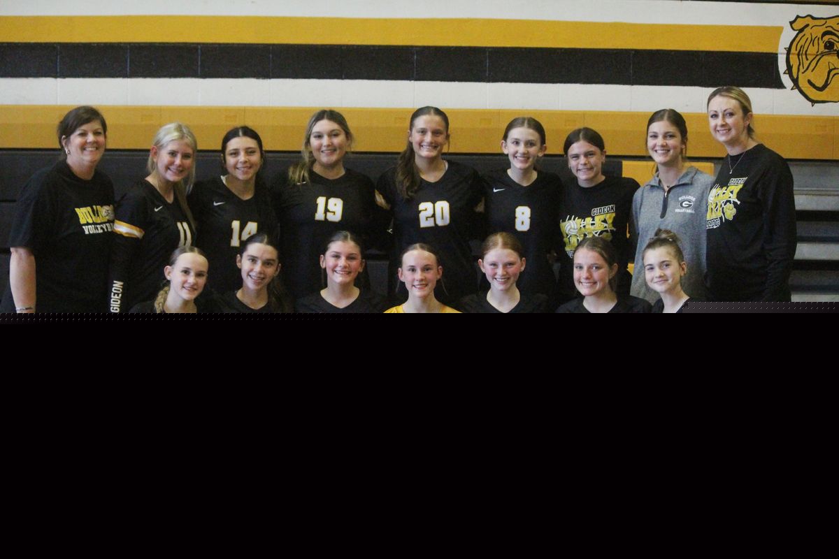 Gideon Bulldogs clinch title at home invitational with unbeaten streak