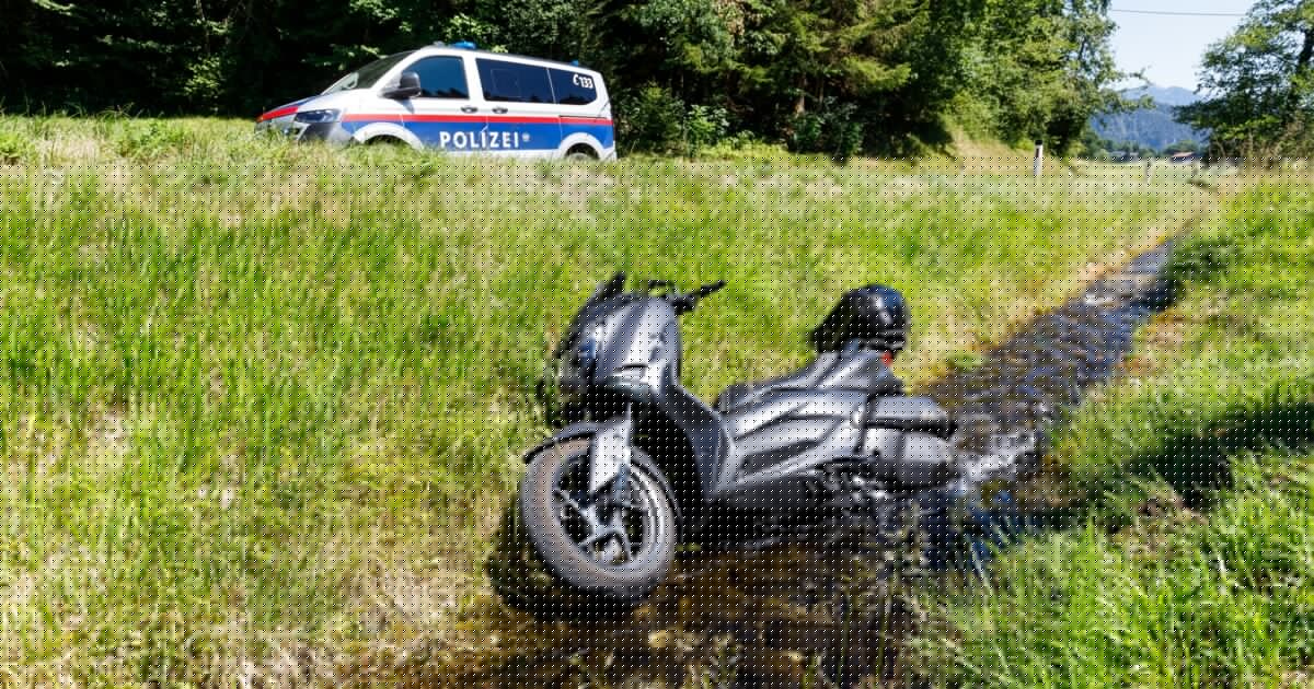 Mit Heli geborgen - Motorradlenker (73) landet in Schwarzbach