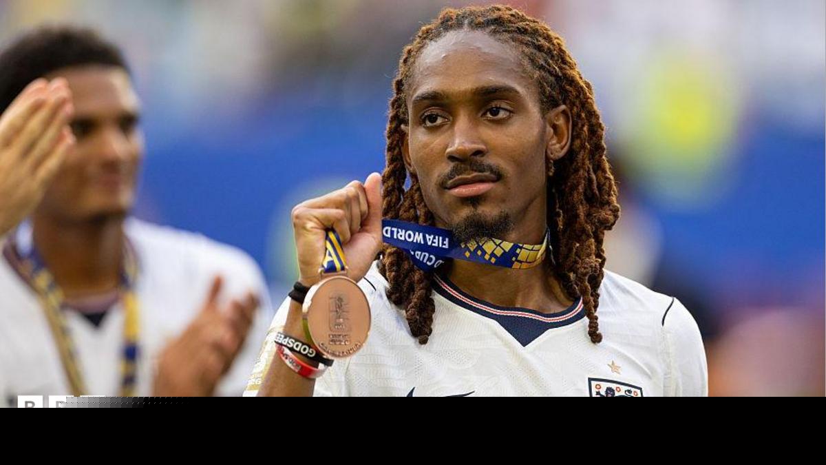 Inter in advanced talks for Spurs full-back Spence