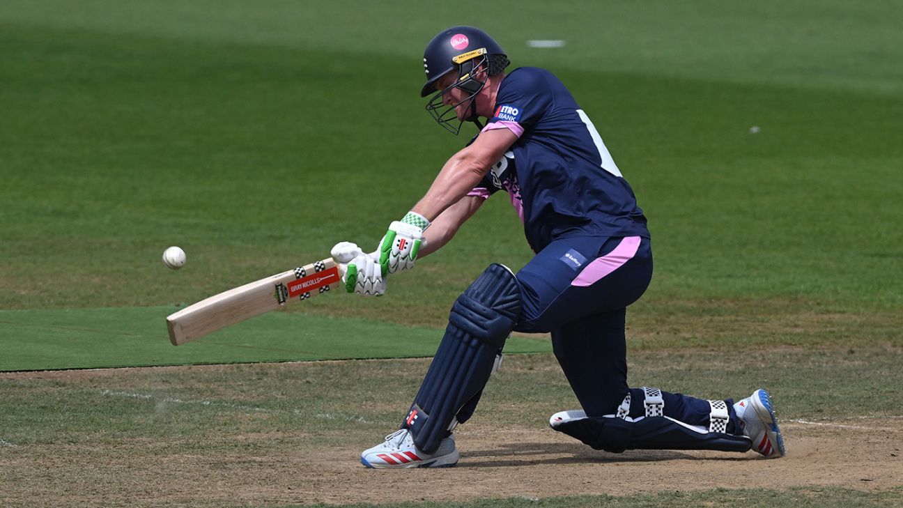 Ben Geddes century sees Middlesex into knockouts