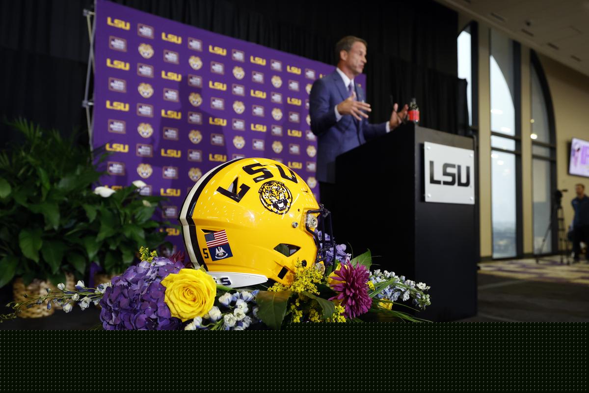 LSU Football Ranked No. 13 in 2026 Preseason Coaches Poll