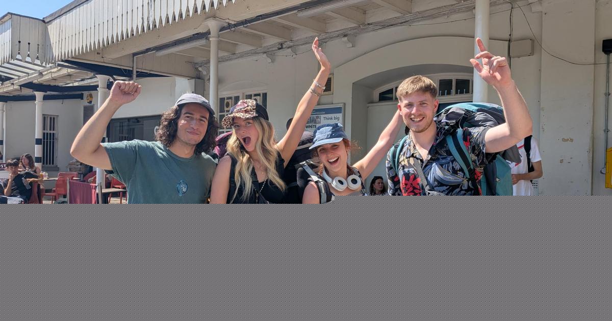 Hundreds of festivalgoers fill Winchester's streets as Boomtown begins