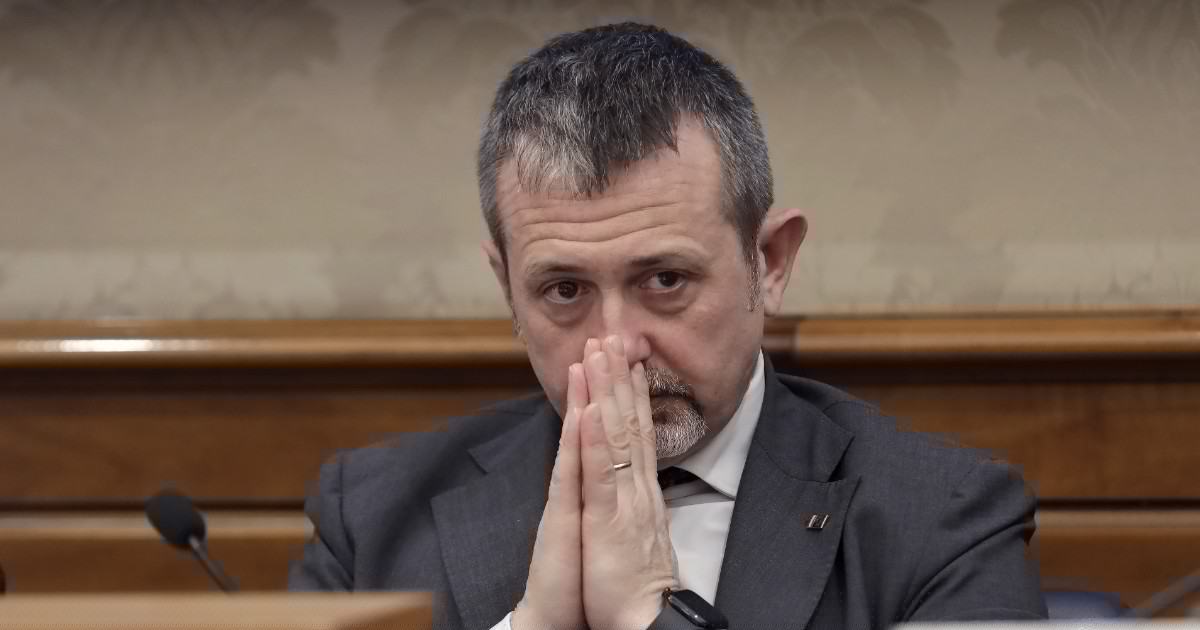 “Richiesta generica e senza limiti”: così alla Camera la destra negherà ai pm le (nuove) chat su Delmastro