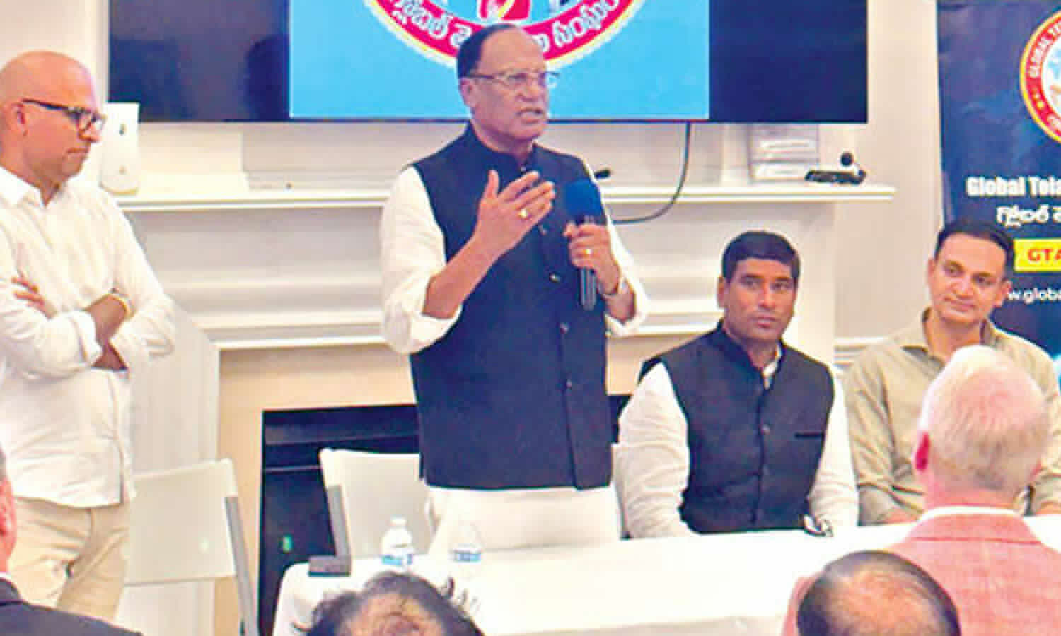 Gutha urges NRIs to contribute to Telangana’s growth