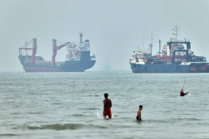US issues new Iran-related sanctions targeting insurers, more tankers