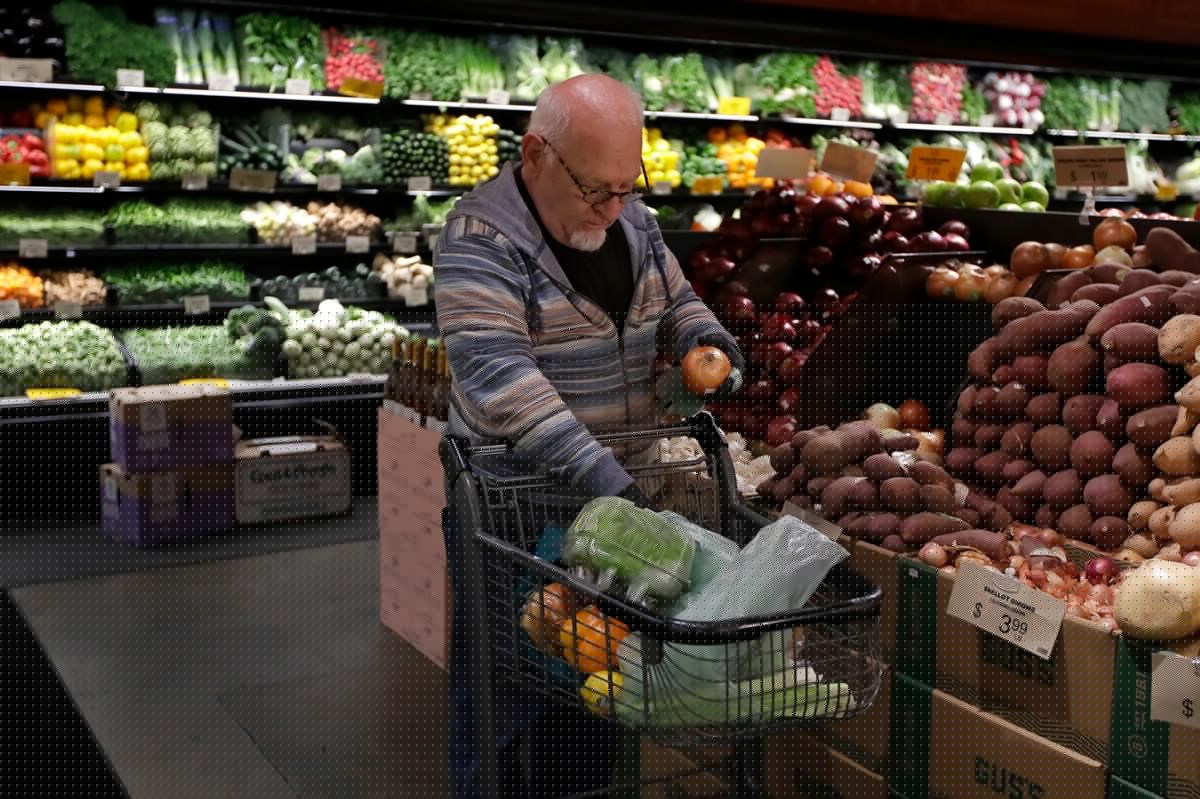 Jubilados pueden ahorrar cientos de dólares al año en estados sin impuesto a los comestibles