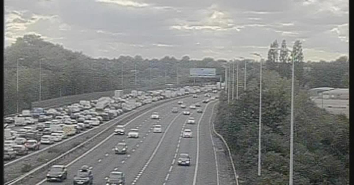 Recap after 'police led incident' on M60 causes full lane closures