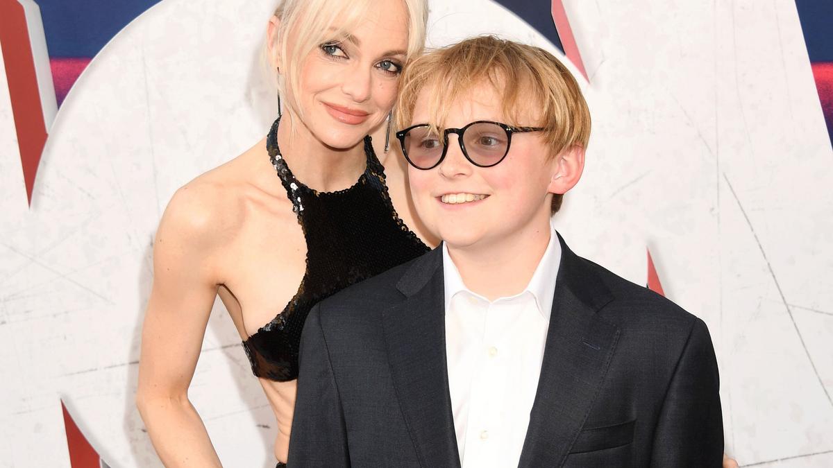 Scary Movie's Anna Faris struggled to fit in with the moms of her son's friends