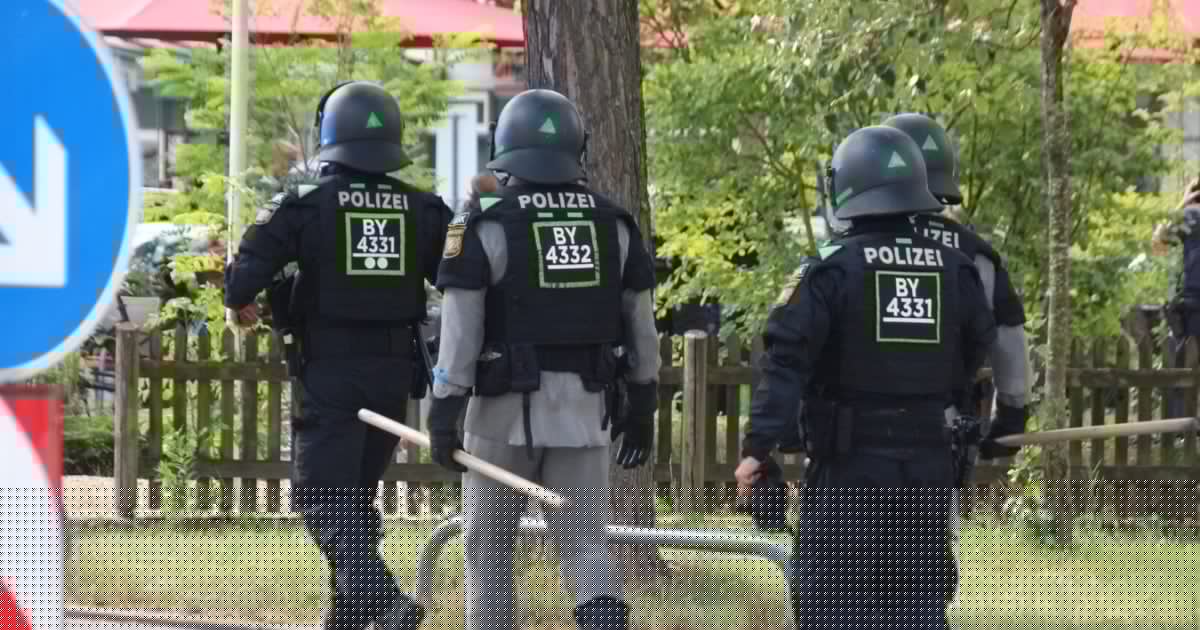 Überfall in Regensburg - Messerattacke in Bank: Filialleiter (58) getötet