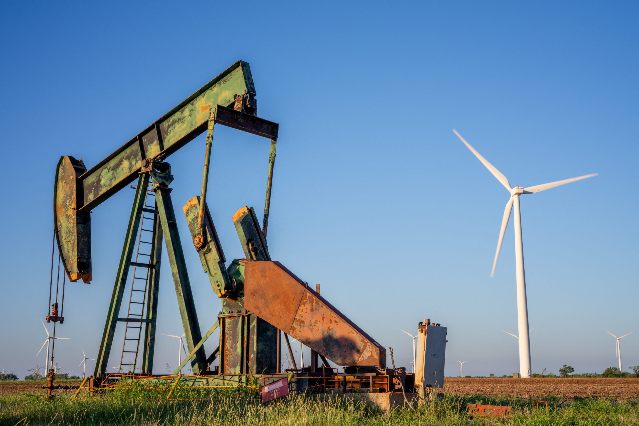 Prețurile petrolului au crescut cu 3%, pe fondul îngrijorărilor că SUA ar putea ataca Iranul